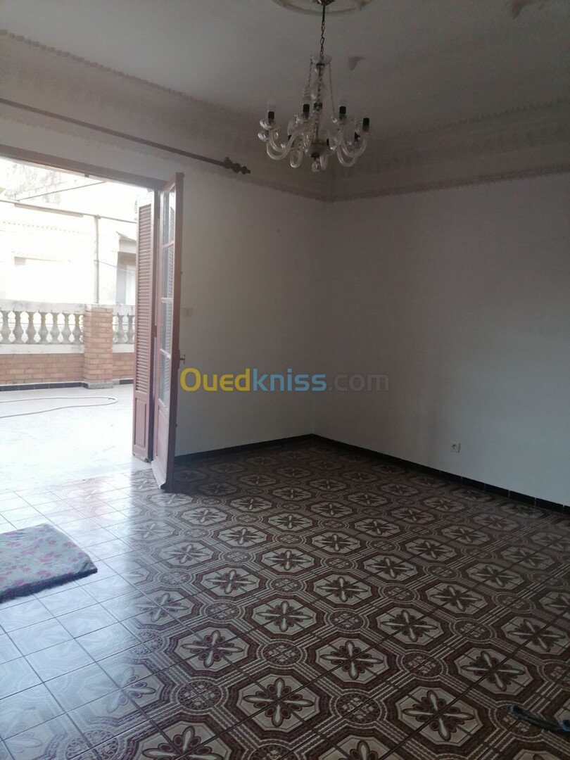 Vente Appartement F3 Alger Les eucalyptus