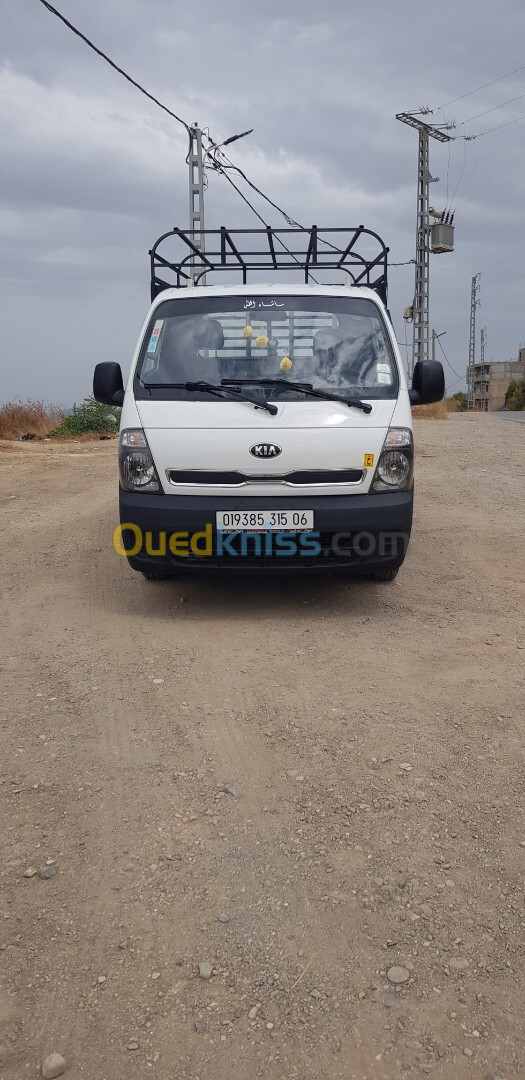 Kia kia 2700 2015