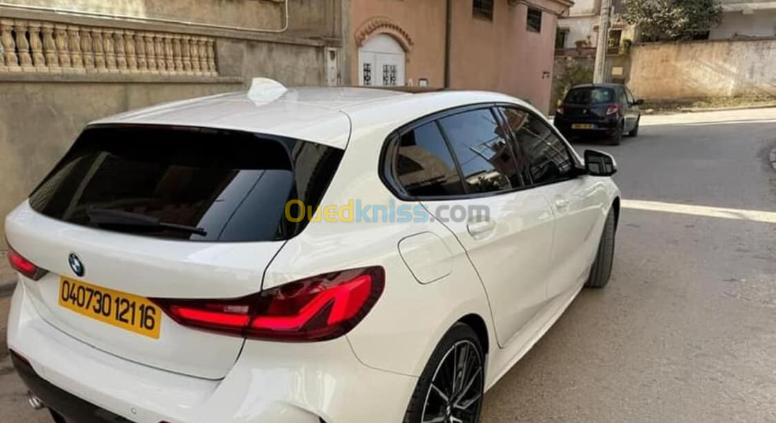 BMW 118i 2021 