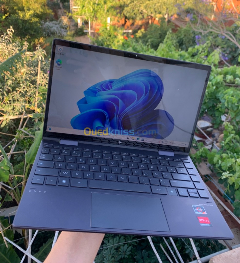 Hp envy x360 ryzen 3 4300U écran tactile 