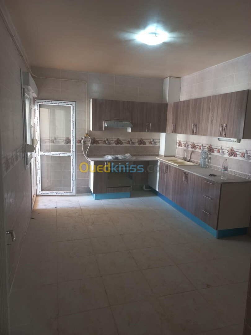 Location Appartement F5 Alger Mahelma