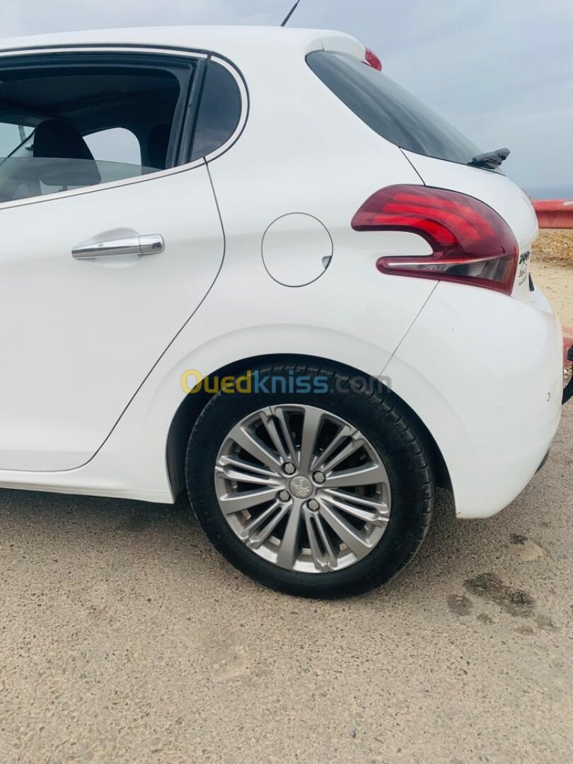 Peugeot 208 2015 Access Facelift