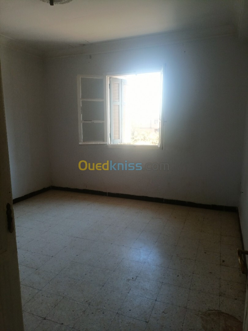 Location Niveau De Villa F5 Alger Les eucalyptus