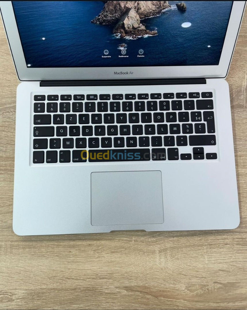 MacBook air2017 i5 8gb 128ssd cycle204