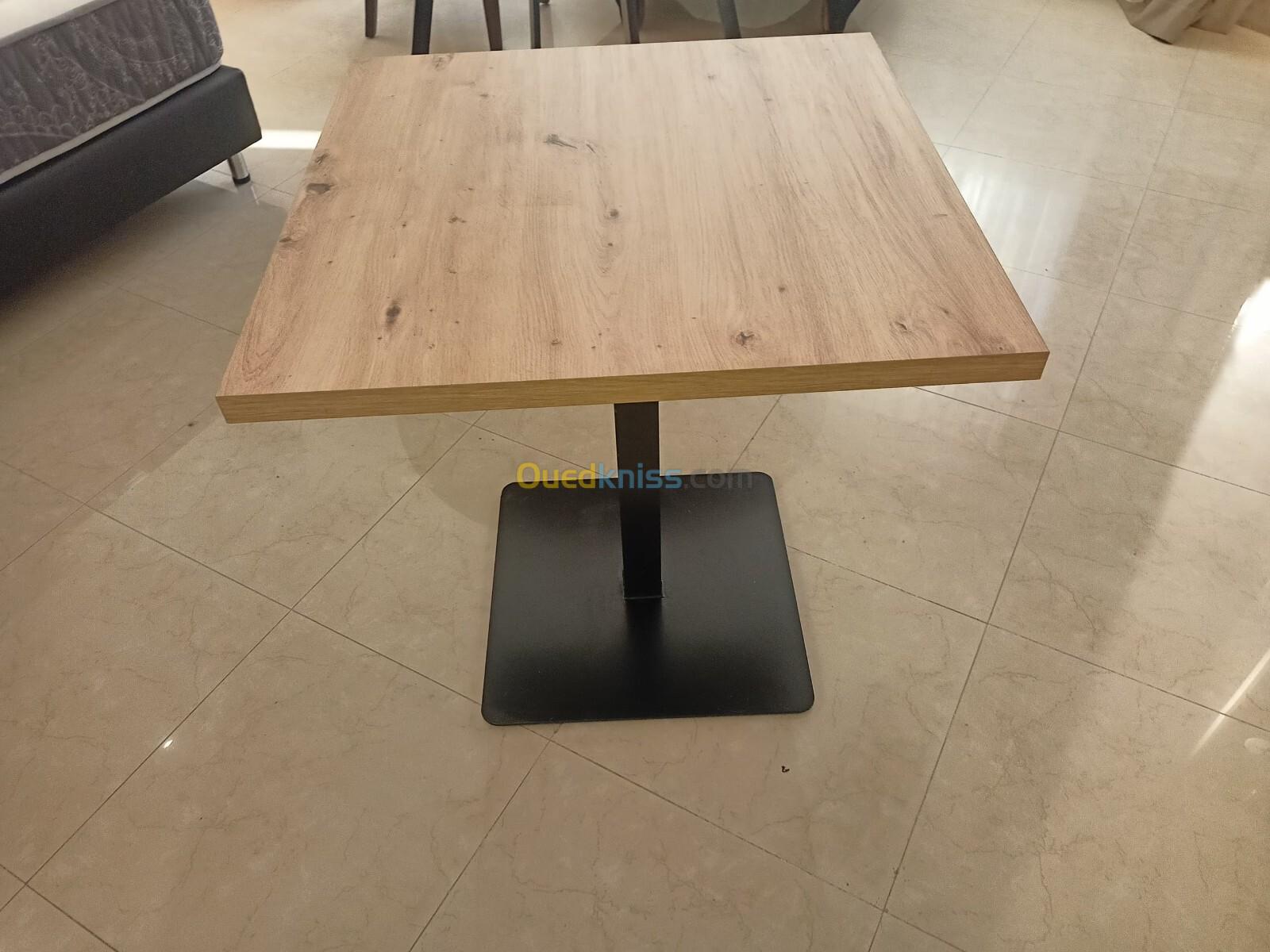 Tables en MDF carrée (Dimension 70x70 cm)