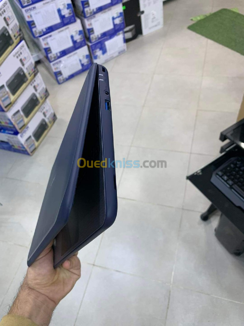 Asus W202N