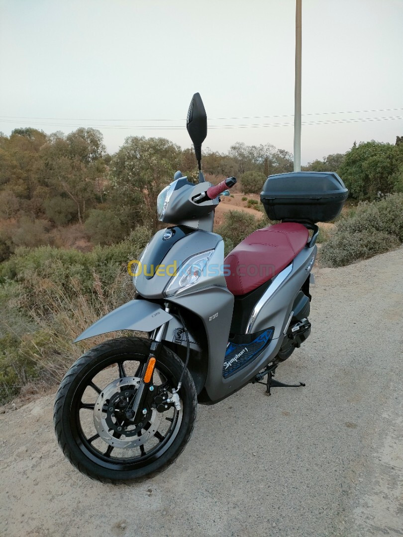 Sym St 200 2024