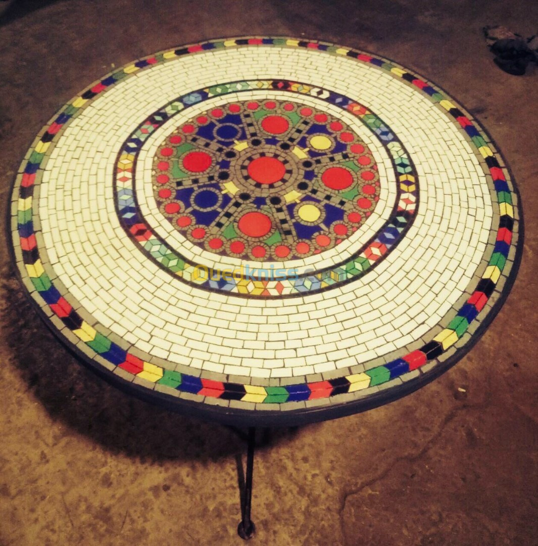 TABLE EN FER FORGÉ ET MOSAÏQUE 