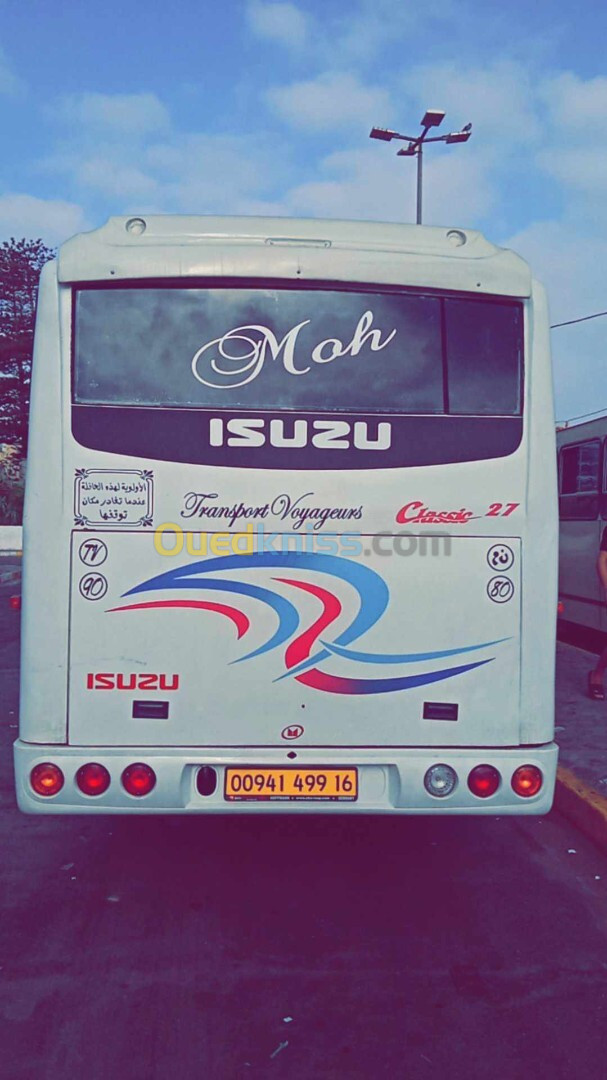 Isuzu Bus 