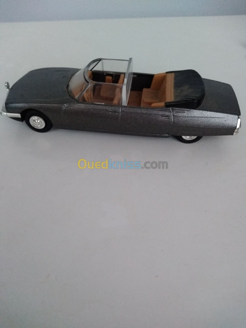 Miniature Citroen SM Présidentielle Norev (1/43)