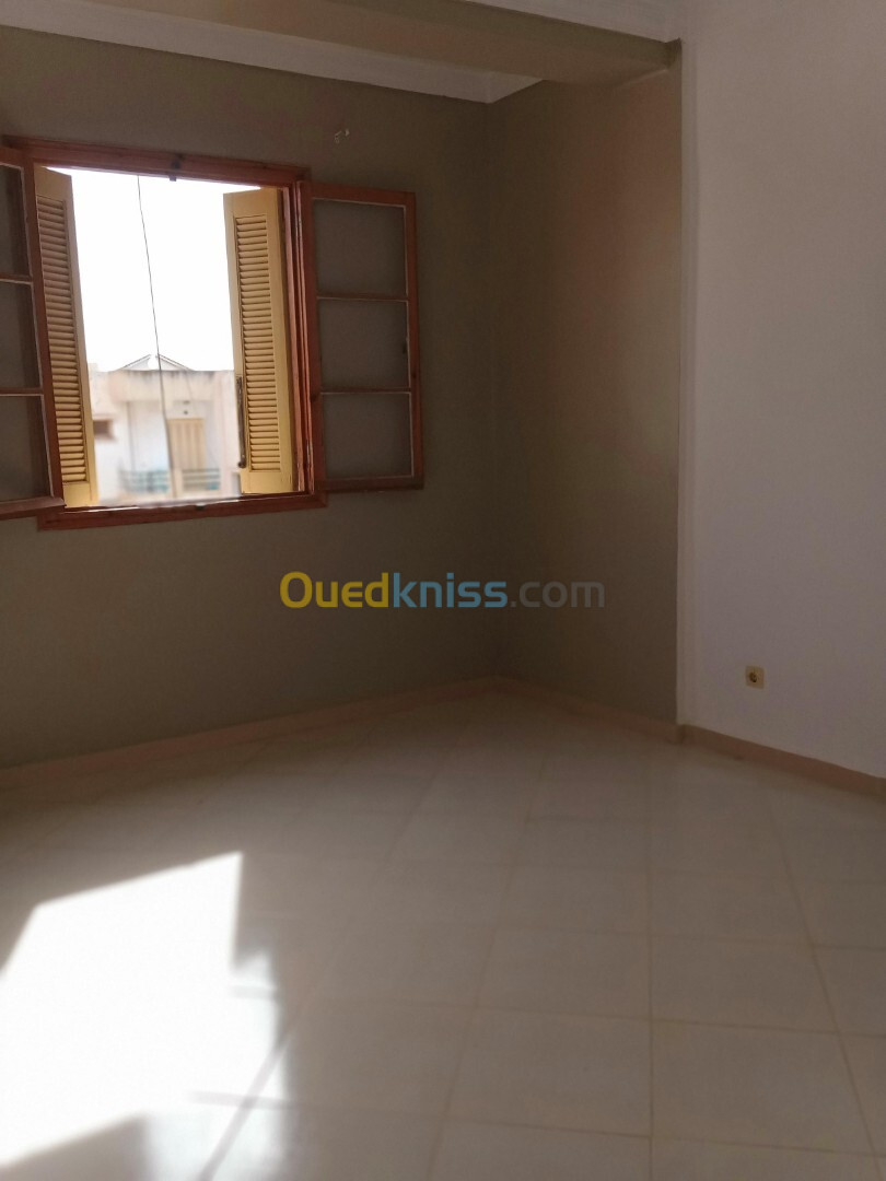 Location Appartement F4 Tipaza Bou ismail