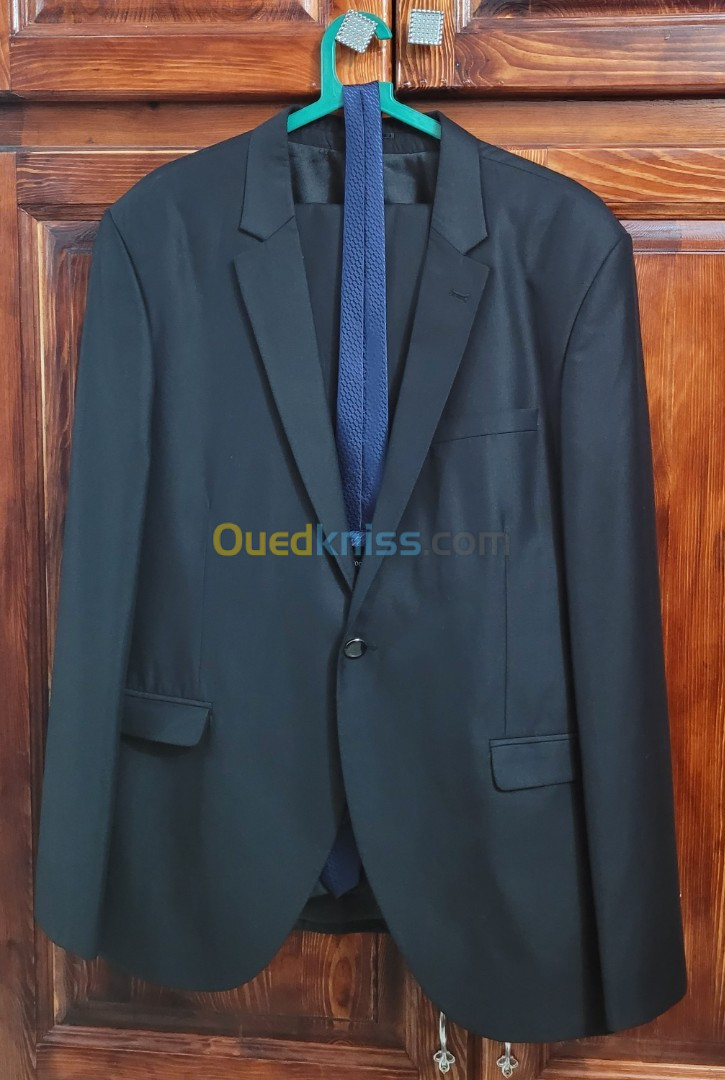 1x costume pour vente (veste + pantalon + 2x cravates) 