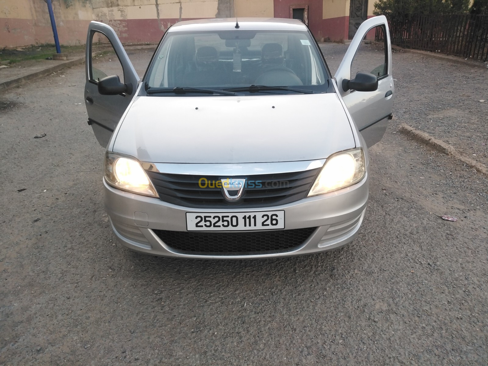 Dacia Logan 2011 داسيا