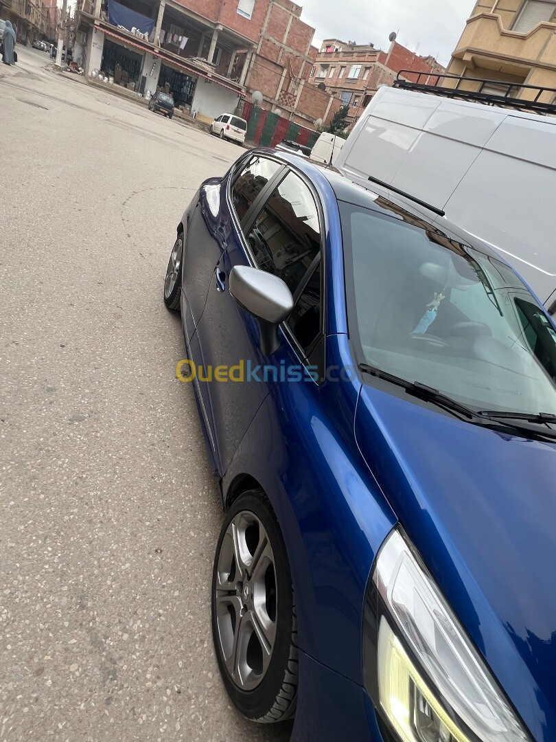 Renault Clio 4 2018 GT Line +