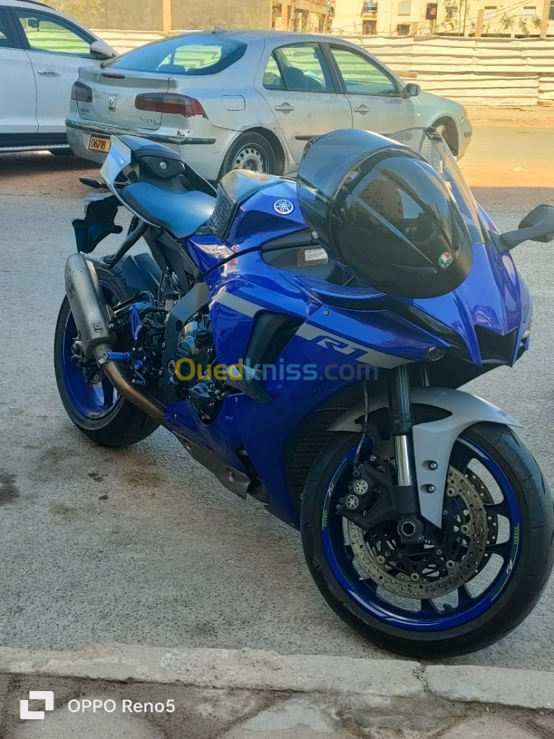 Yamaha R1 2020