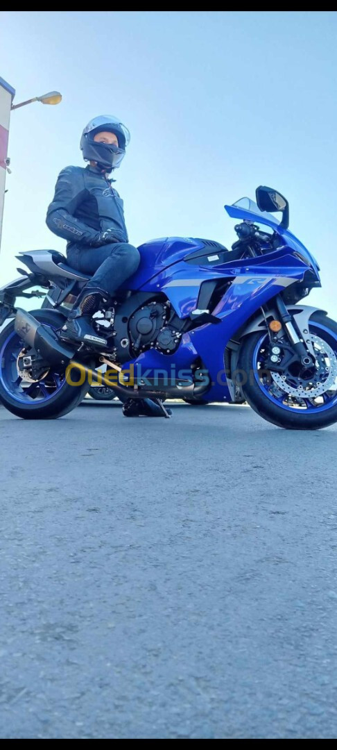 Yamaha R1 2020