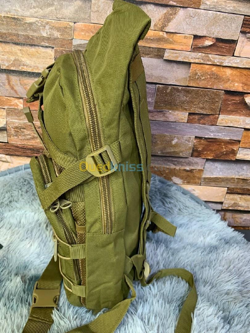  Sac à Dos D'alpinisme tactique Professionnel 25L avec sac à eau 3L