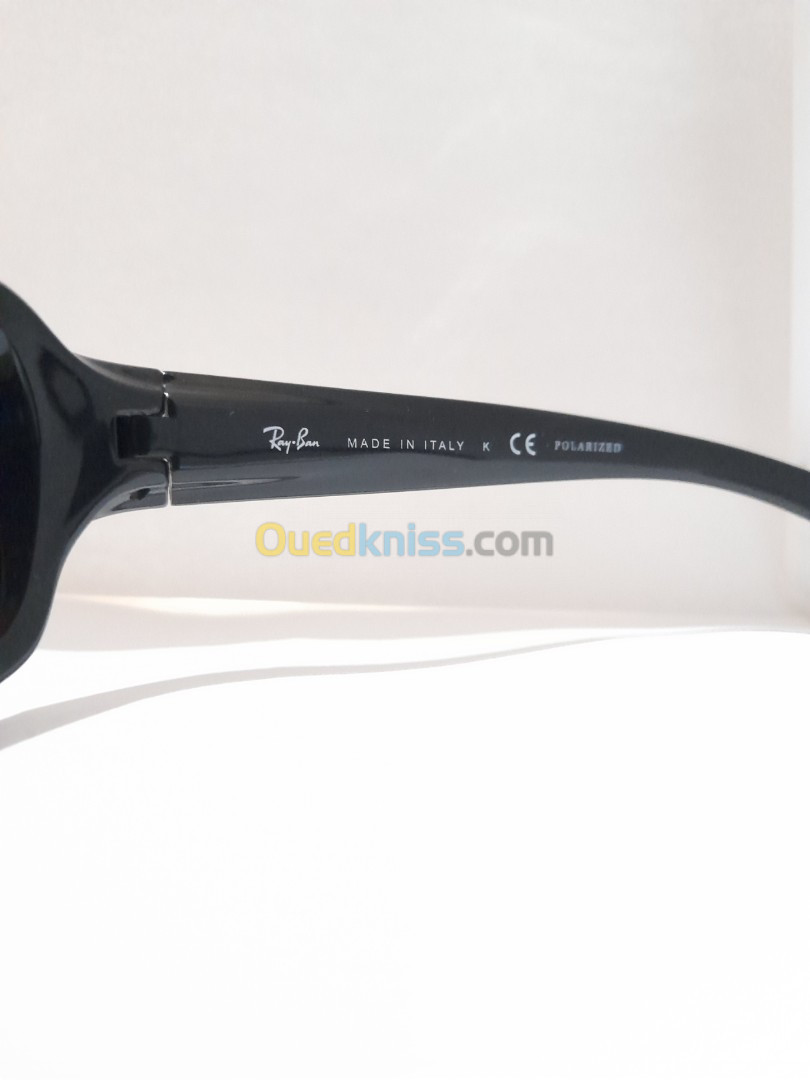 Lunettes de soleil Ray-Ban RB4075 601/58 noir/vert foncé polarisé