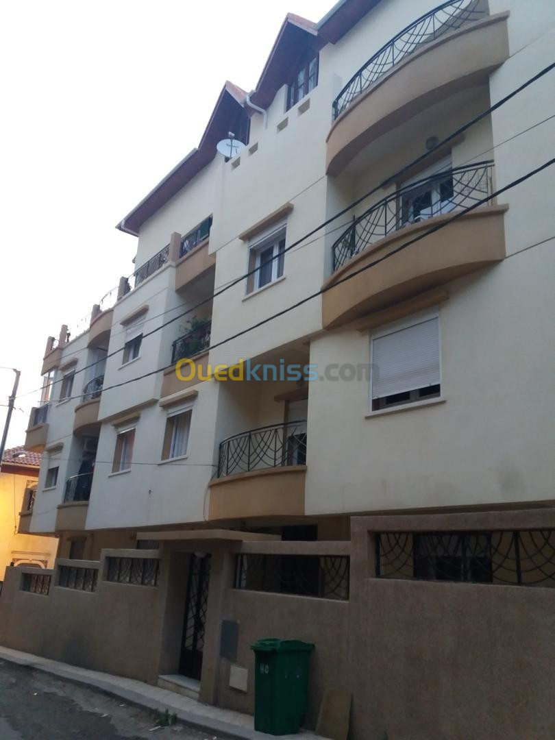 Location vacances Appartement F3 Alger Belouizdad