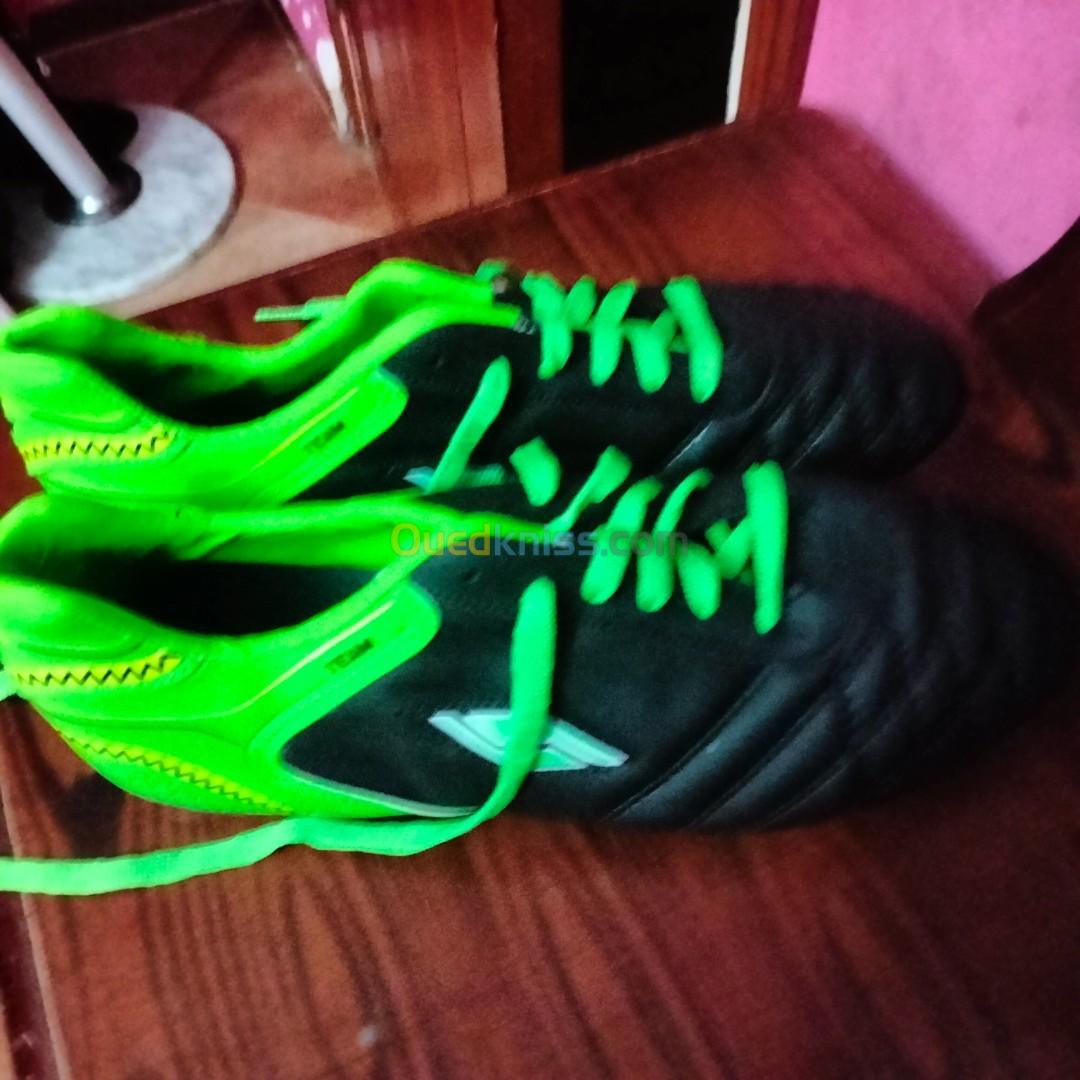 Soulier de football marque Team