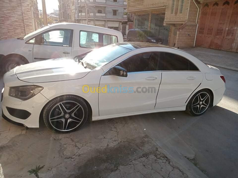 Mercedes CLA 2014 Coupé Exclusif + AMG 