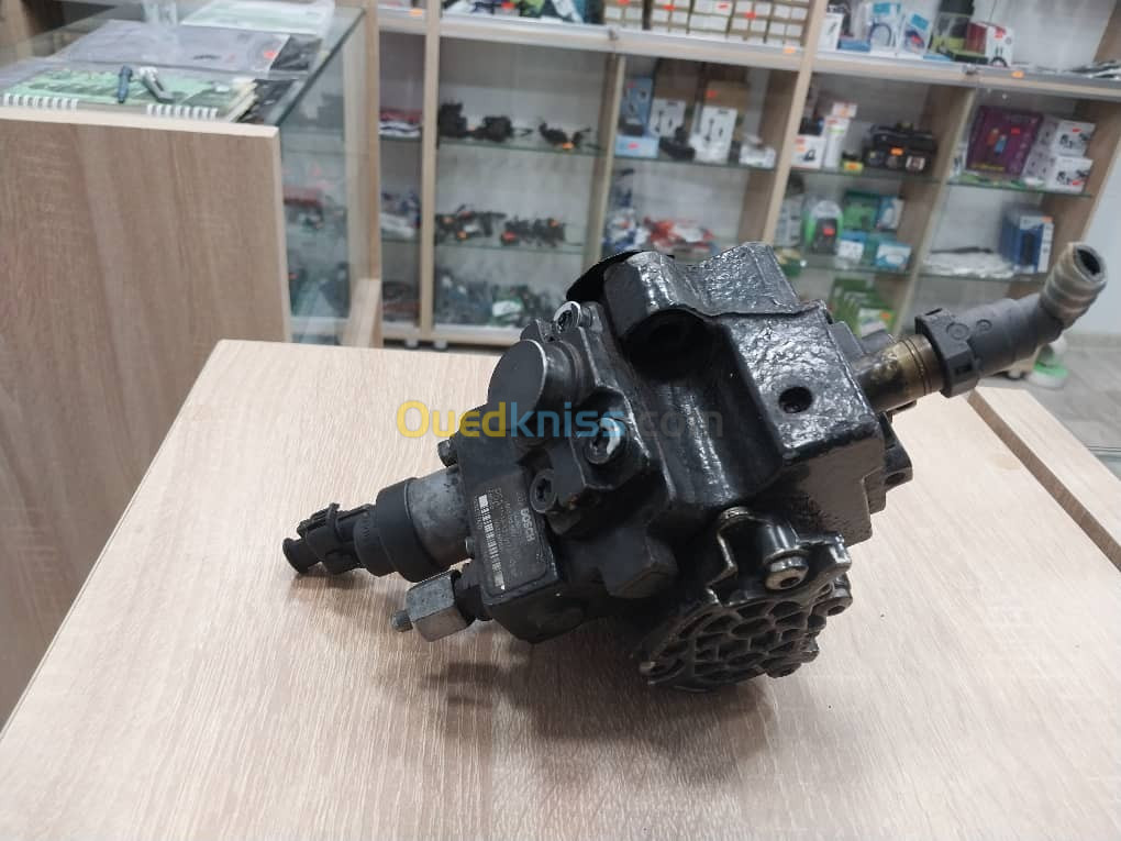 VENTE Pompe à haute pression BOSCH 2.2 HDI LAND ROVER (FREELANDER 2)