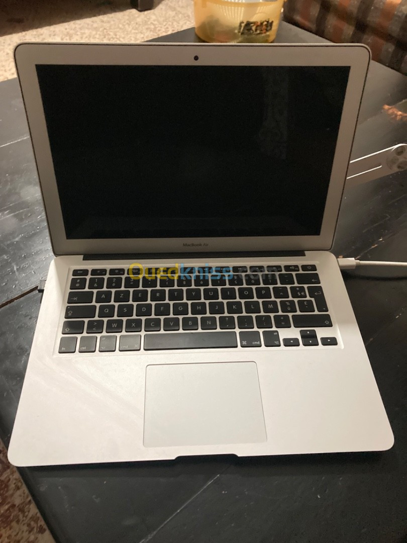 MacBook Air 2017 i5 128 ssd cycle 400