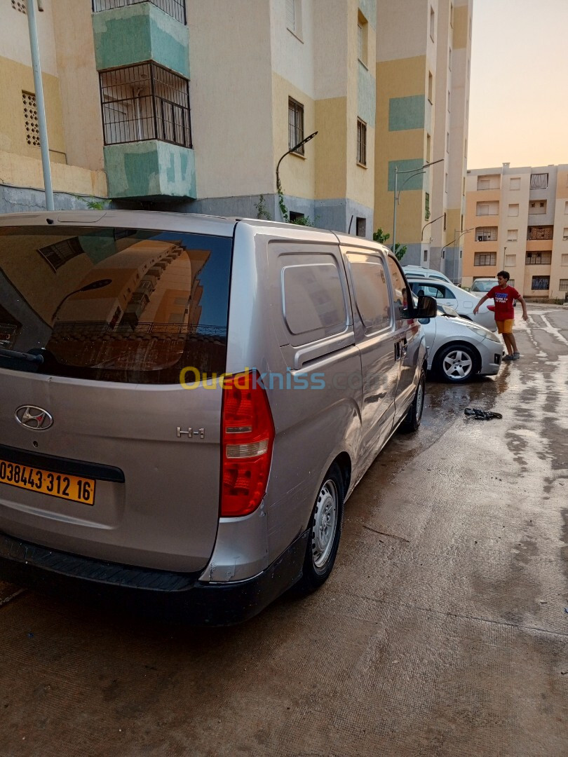 Hyundai H1 2012 Tolé