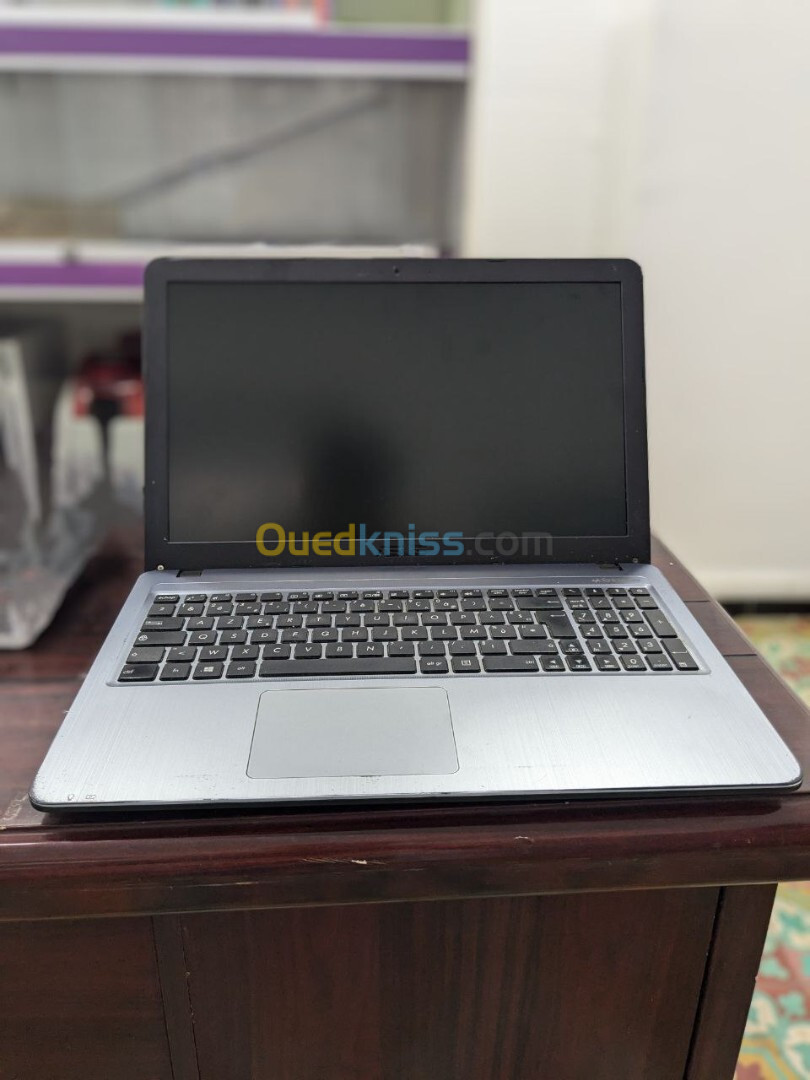 ASUS X540UP Intel Core I3-7100U 2,4GHz 12G 500GB HDD 15.6