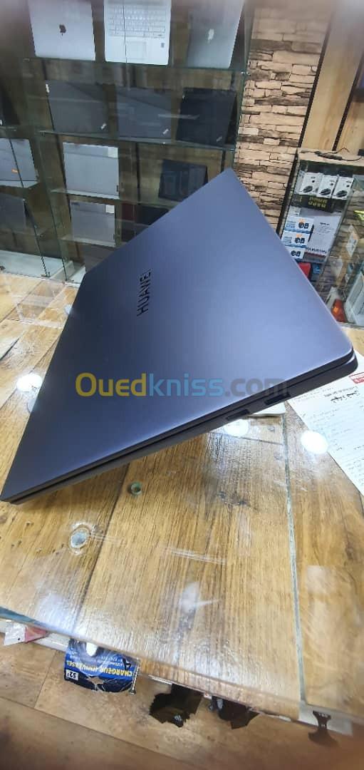 HUAWEI MATEBOOK D16