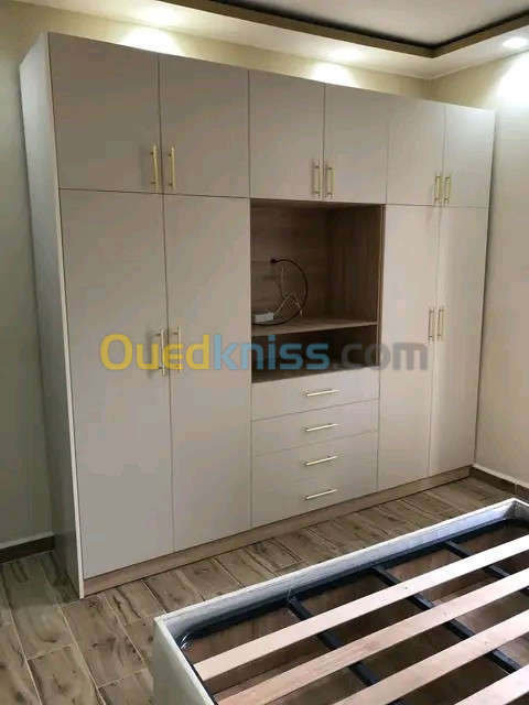 Menuisier qualifié expérimenté mdf hg نجار مدف