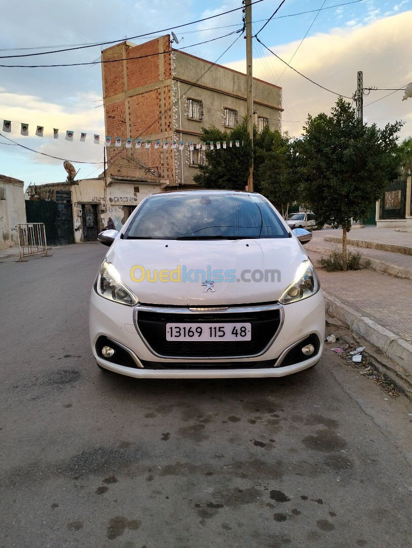 Peugeot 208 2015 Allure