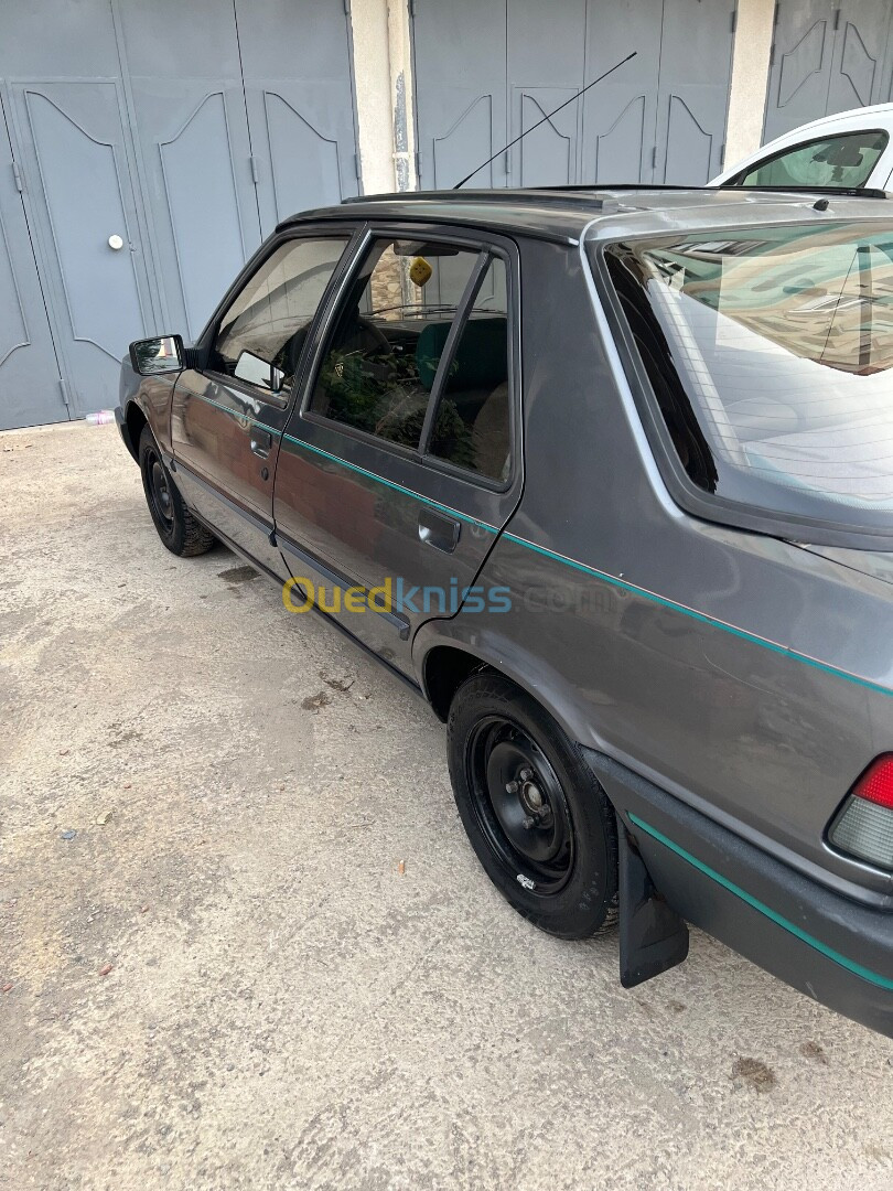 Peugeot 309 1989 Green