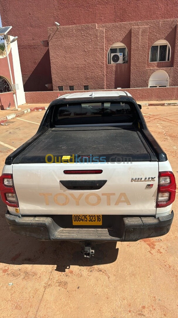 Toyota Hilux GR 2023 GR