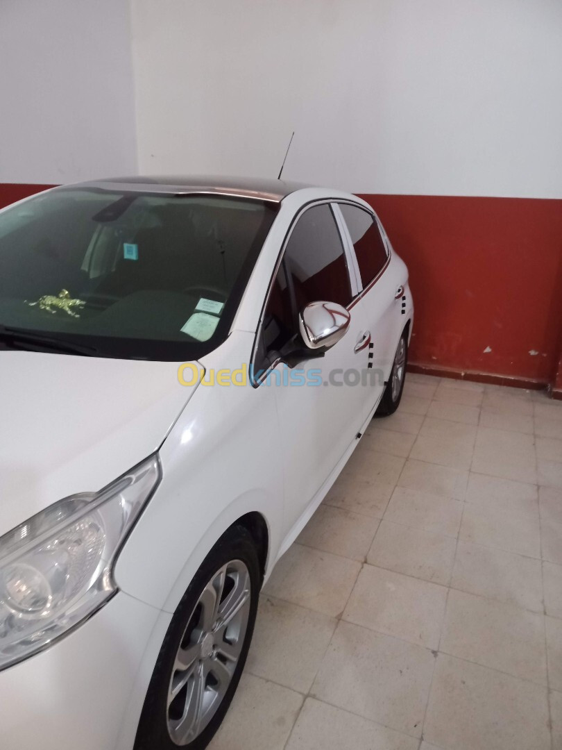 Peugeot 208 2013 Allure