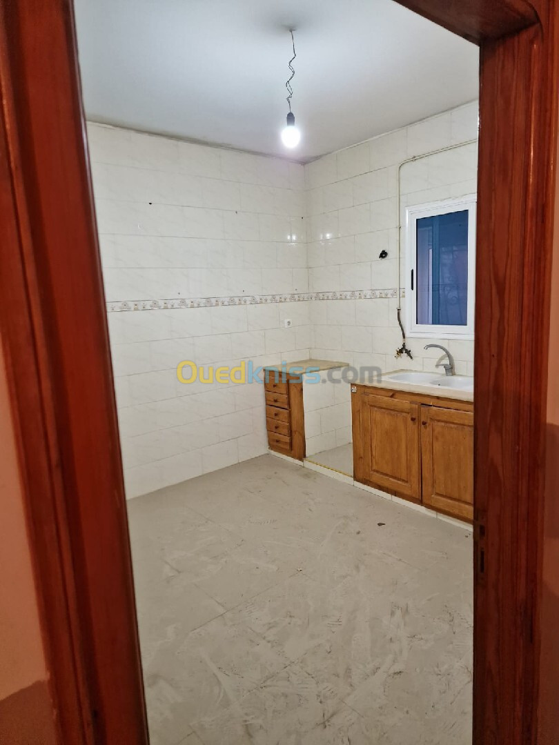 Location Appartement F4 Alger Draria