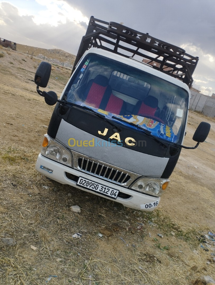 JAC 1040 