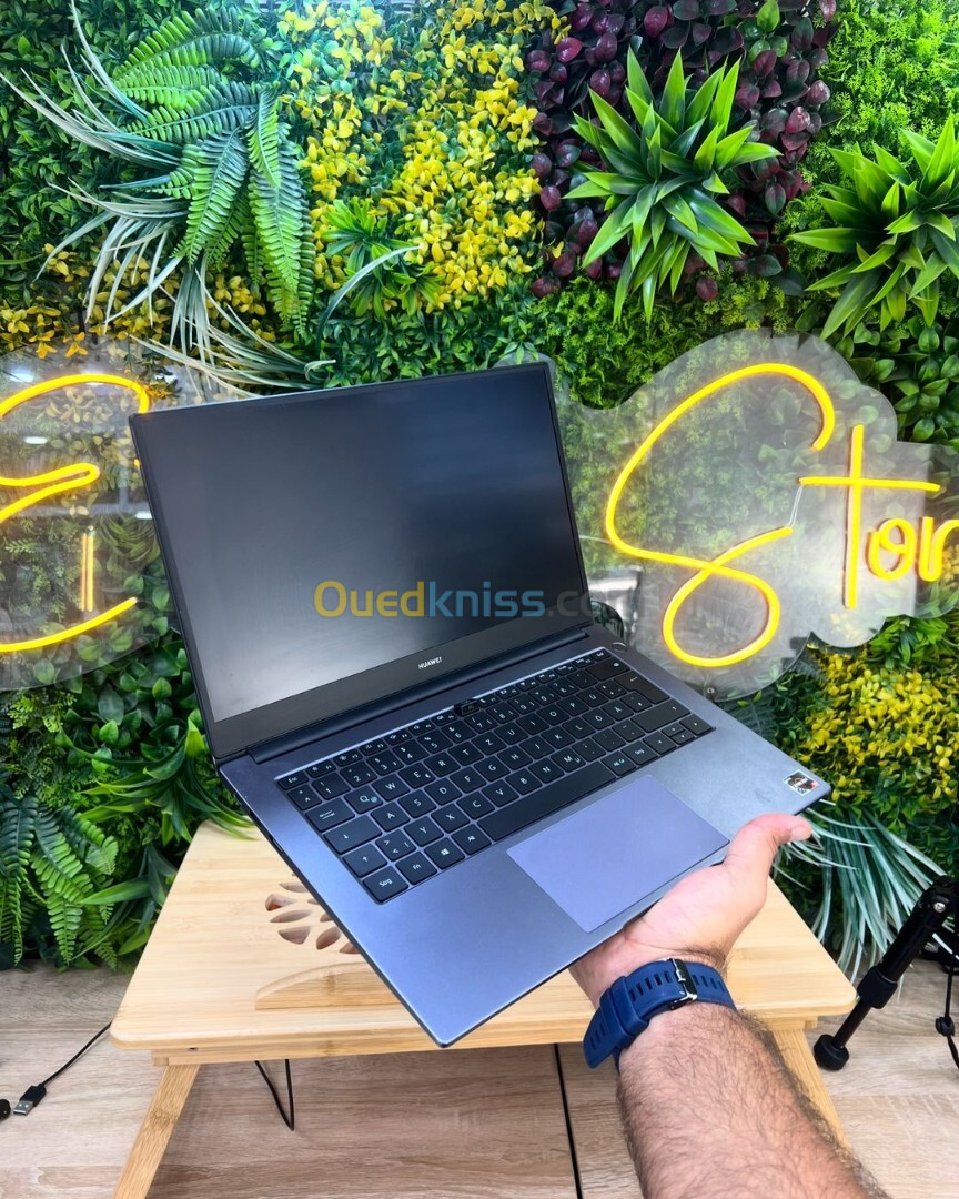 HUAWEI MATEBOOK D14  RYZEN 5 3500U 8gb/256gb AMD VEGA 8