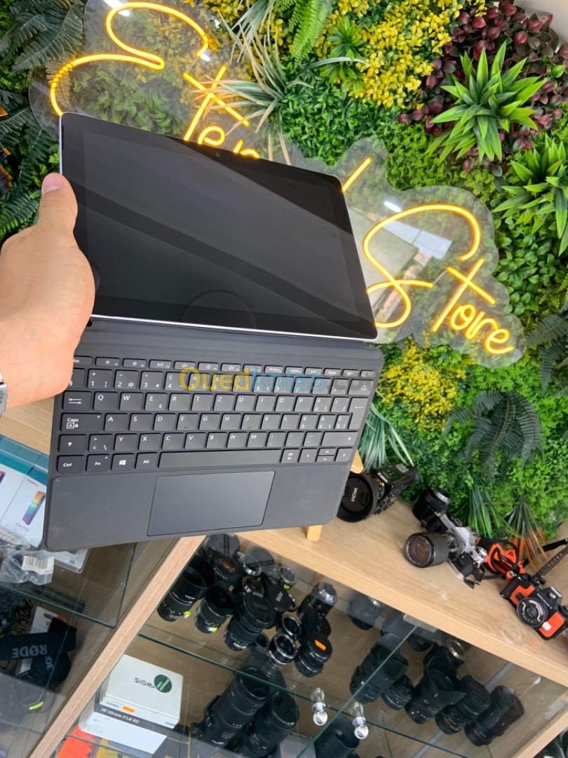 SURFACE GO