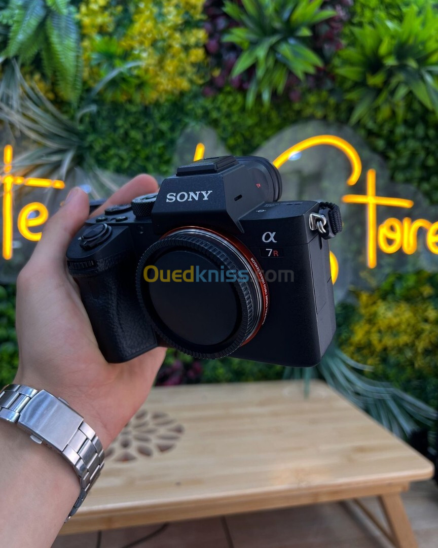 SONY A7 R3 en excellent etat avec batterie et chargeur Click: 4k