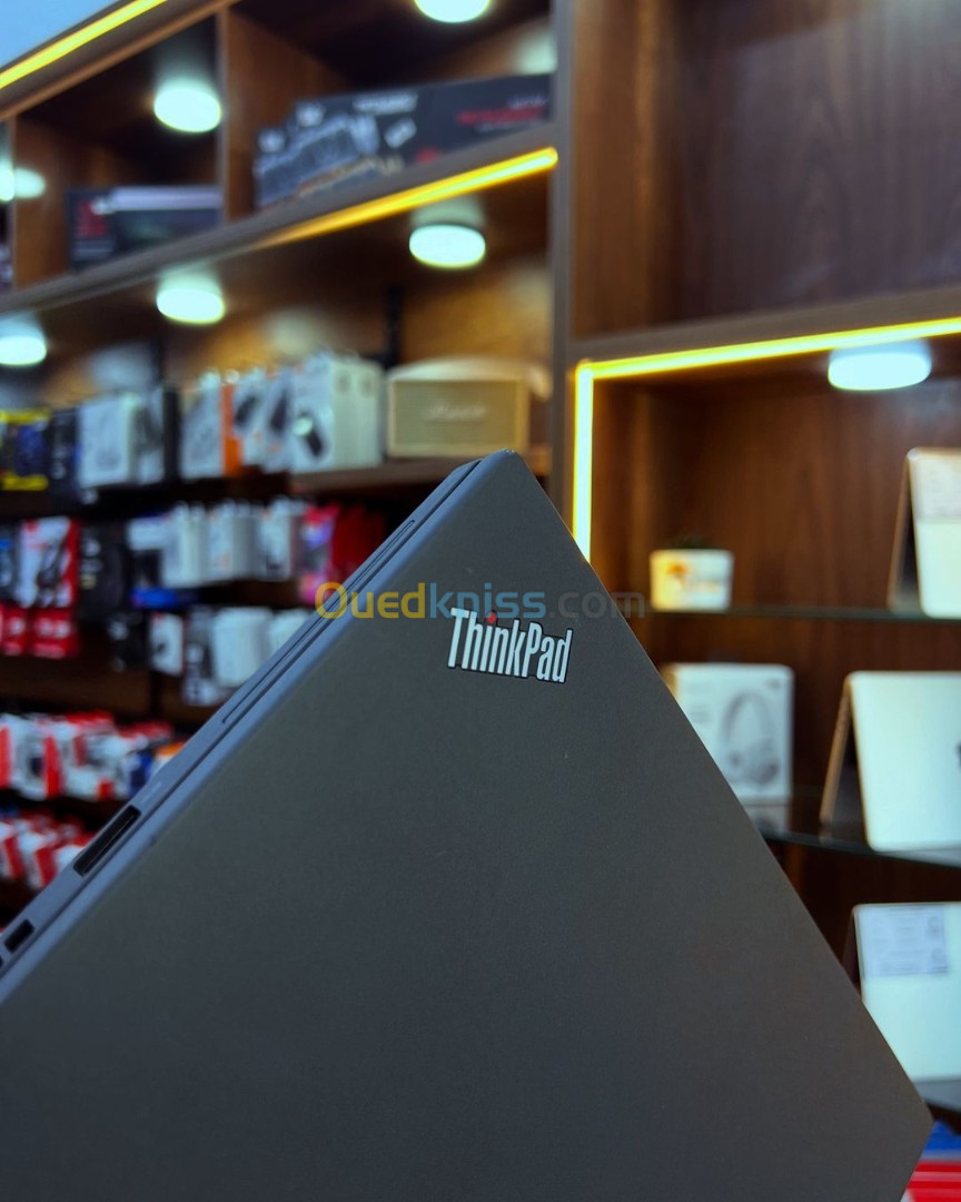 Lenovo thinkpad x13. 8gb/256gb iris xe