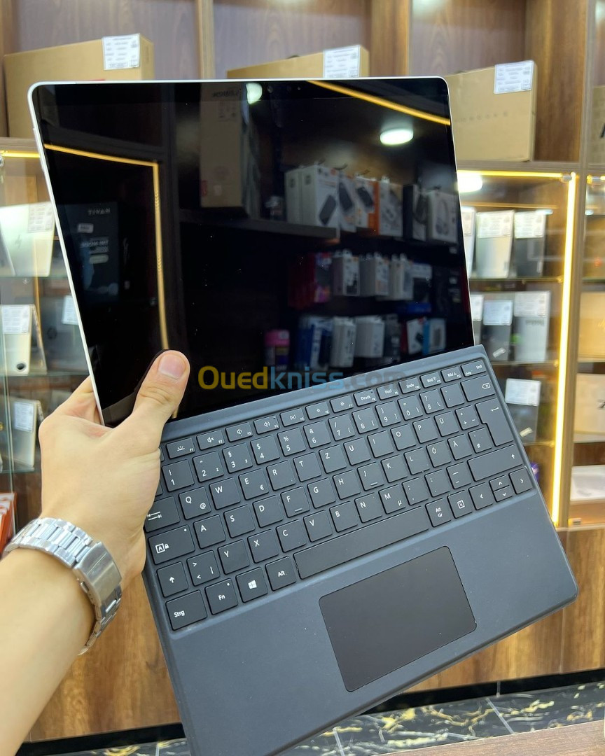 MICROSOFT SURFACE Pro 8 I5 11eme 8gb/256gb IRIS XE GRAPHIQUE