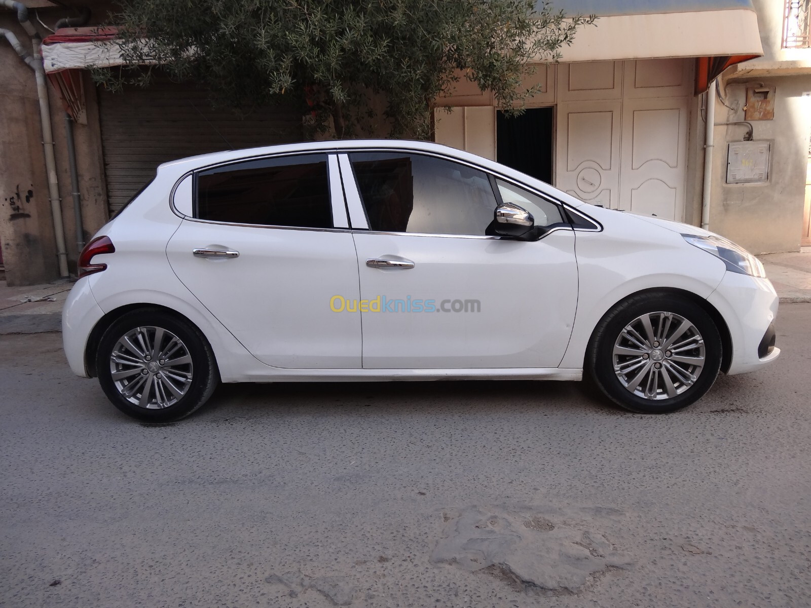 Peugeot 208 2015 Allure