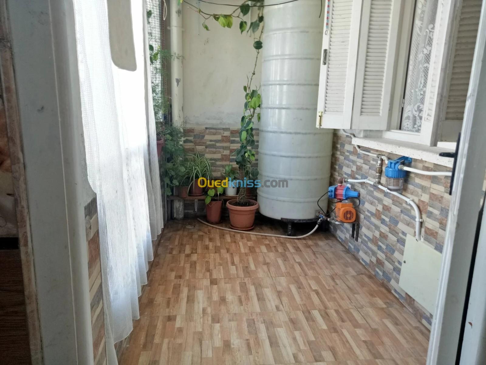 Location vacances Appartement F3 Béjaïa Souk el thenine