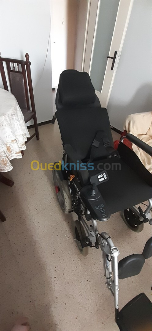 Fauteuil roulant électrique pliable 