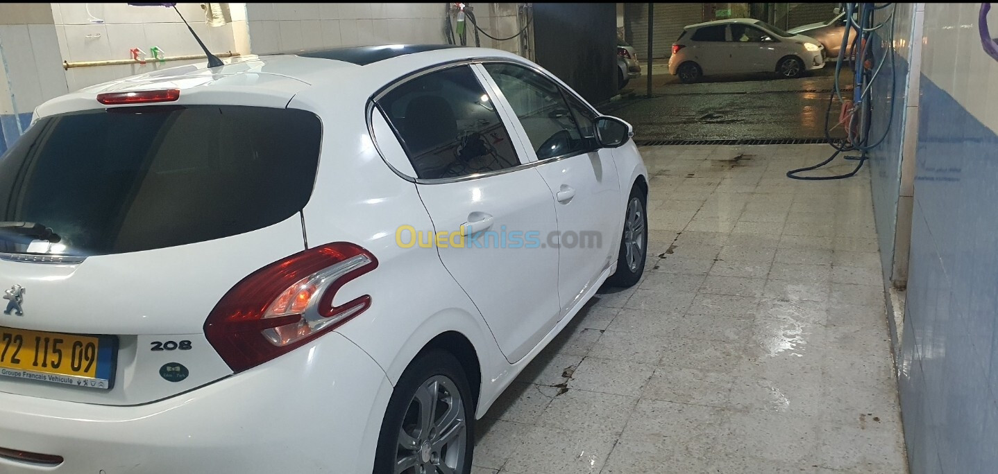 Peugeot 208 2015 Allure