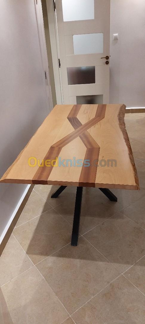 Table en bois massif moderne 