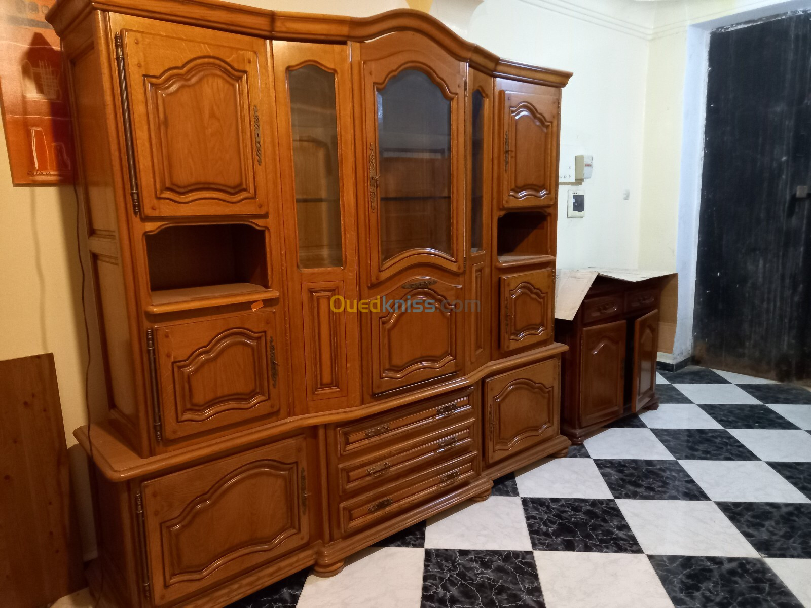 Armoire et commodes 