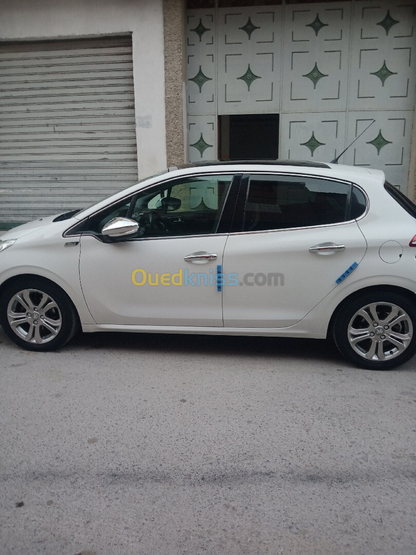 Peugeot 208 2014 208