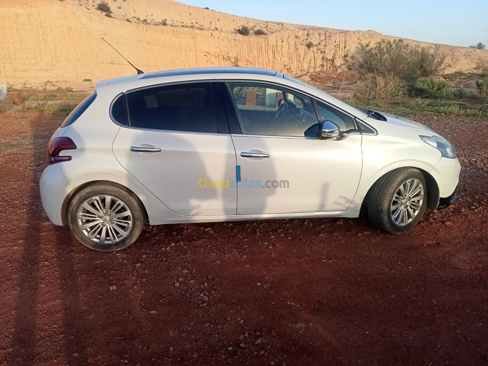 Peugeot 208 2015 Access Facelift